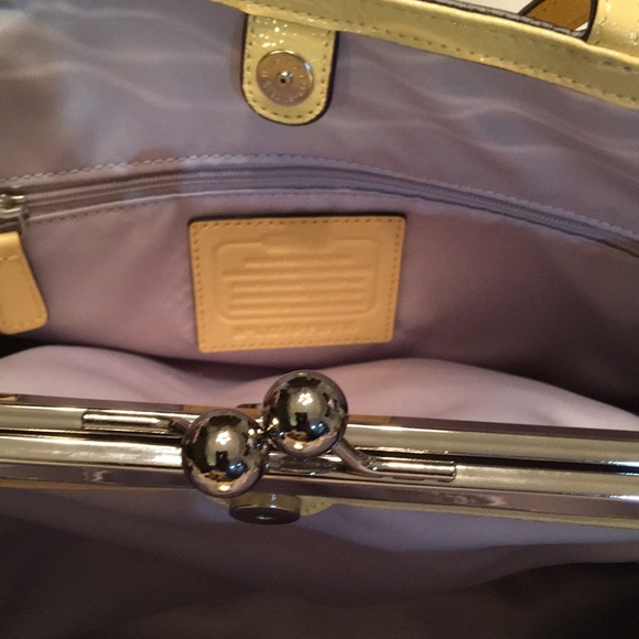 💜Yellow Large Patent Leather Coach Satchel💜 - Picture 8 of 8